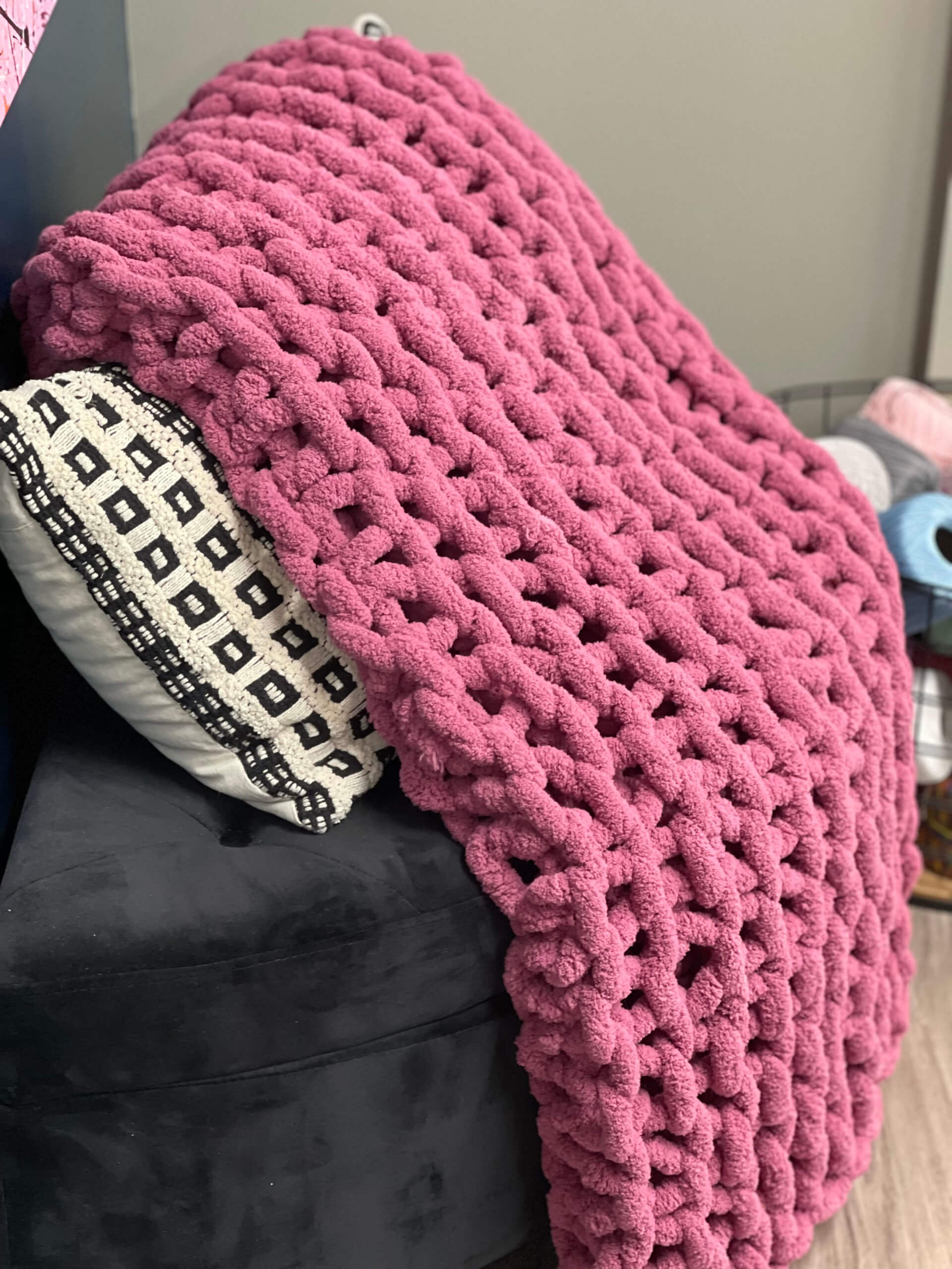 SOLD OUT!!!!!  Comfy and Cozy Hand Knit Blanket Workshop @ Pinspiration East Lyme!